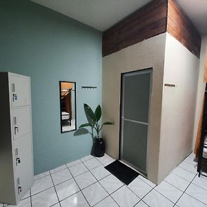 Habitación para Hombres Compartida